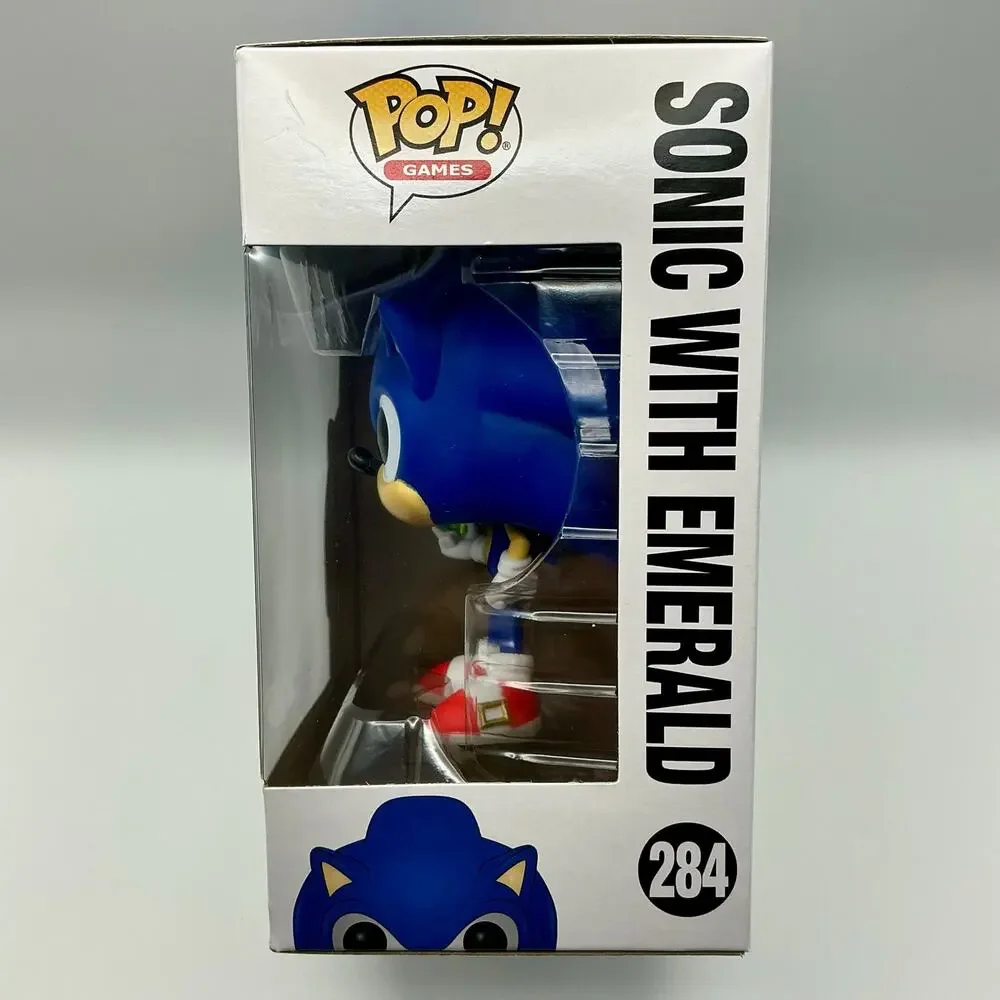 Sonic with Emerald #284 Sonic the Hedgehog Funko Pop - Picture 2 of 6